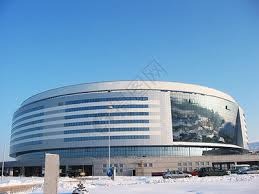 申京隔扣颜射亚当斯，后者按头锁喉遭申京“挑衅”：就扣你这混球